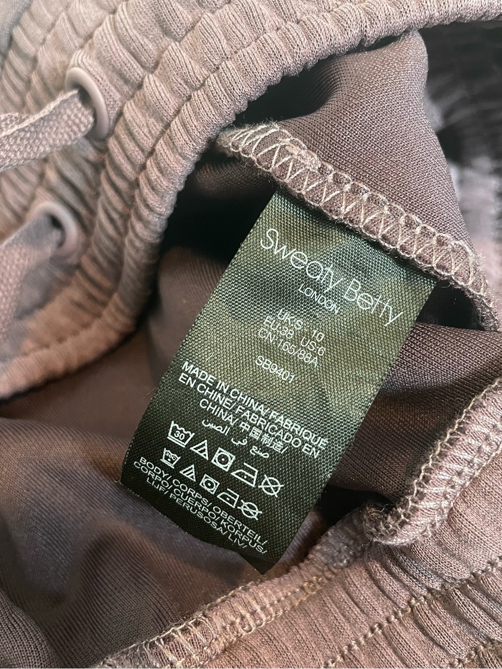 Cropped Sweaty Betty Hoodie - Picture 3 of 5
